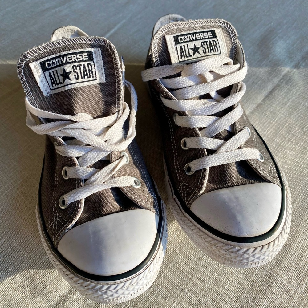 Converse Kids Low Top Sneakers in Gray and White